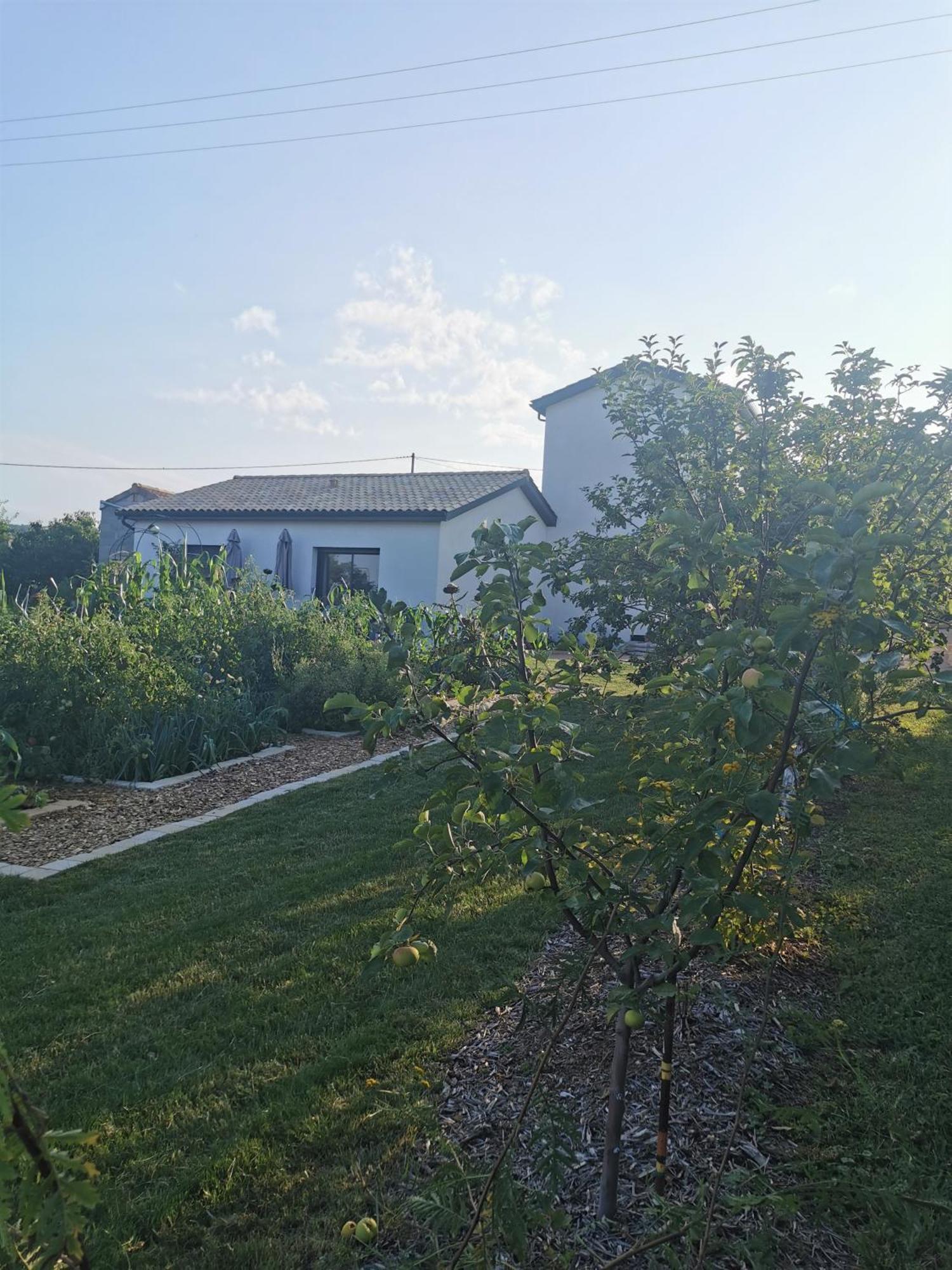 Bed and Breakfast Au Jardin des Deux Roches Prissé Exterior foto